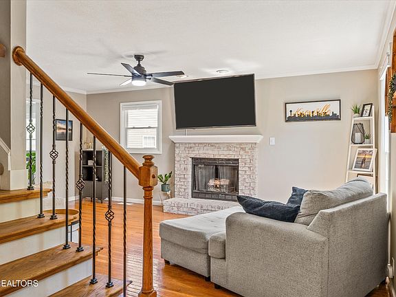 4th image of 1617 Scenic Valley Ln