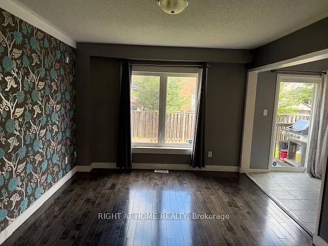 69 Westray Cres — Photo 5