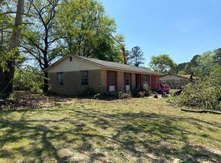 1913 Grice Ln, Dillon, SC 29536