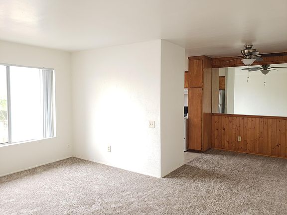 4th image of 4945 Narragansett Ave APT 8