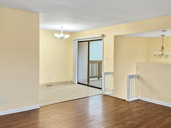 5th image of 1324 Kingsbury Dr Unit 1