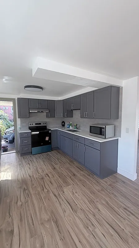 5 bed, 2.0 bath, $2,400 — Photo 3