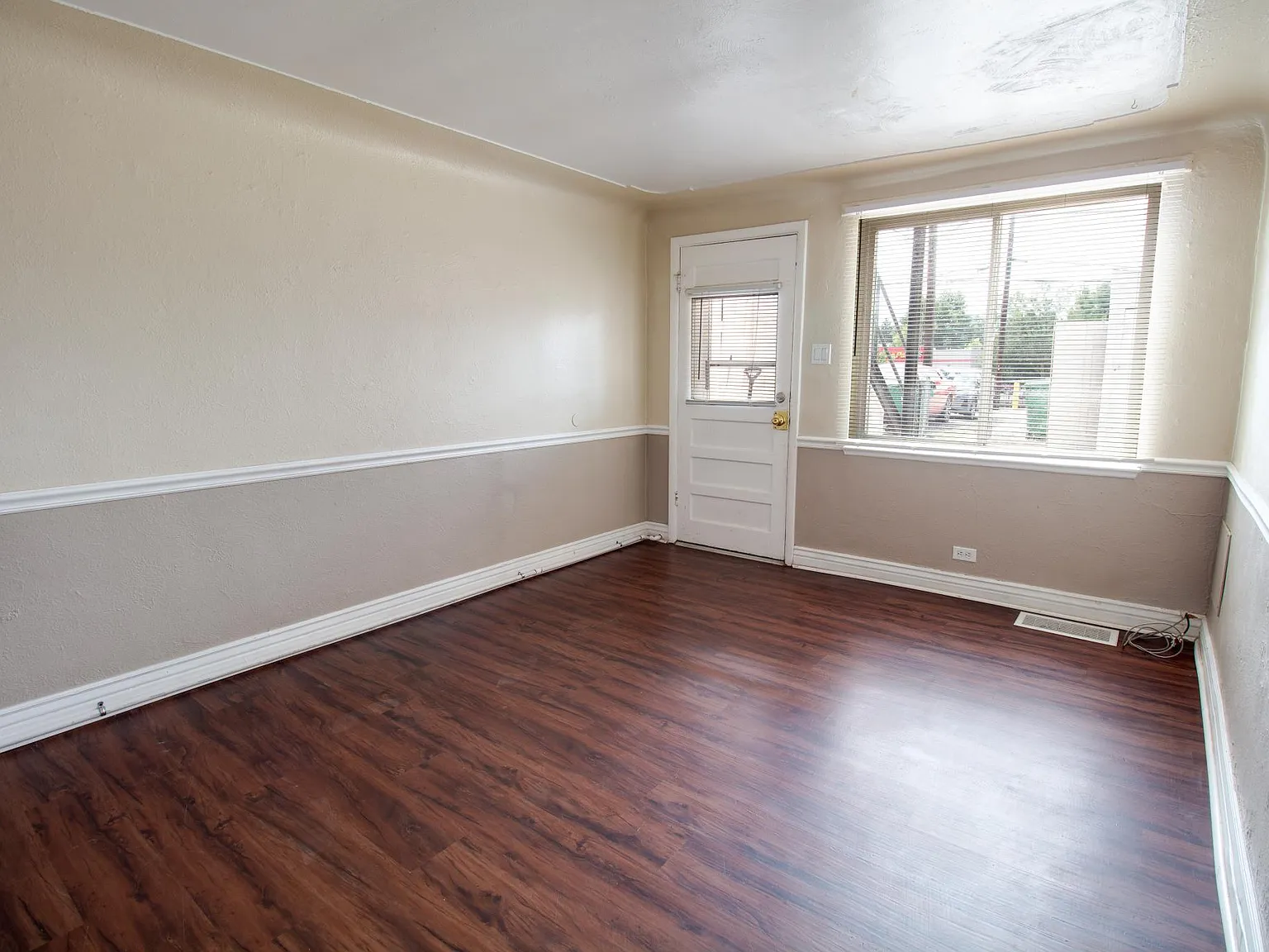 3159 S Lincoln St — Photo 4
