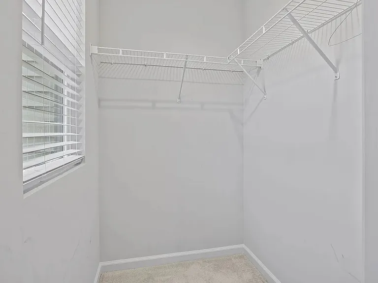 2427 Kasota Ln — Photo 24