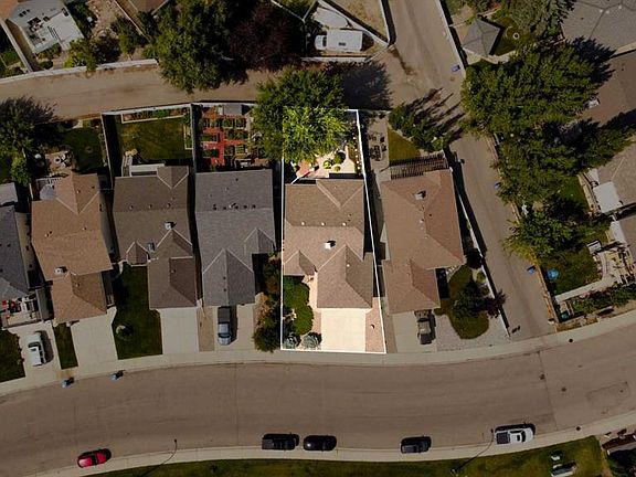 5th image of 66 SE Heritage Rd W