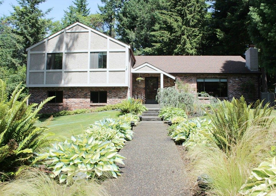 1st image of 1709 Leonie Ln NW