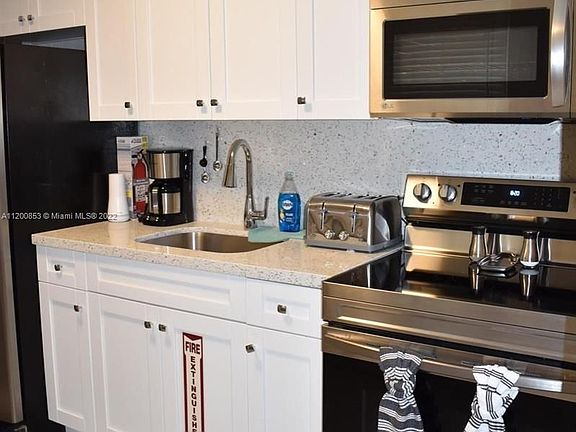 5th image of 1304 NW 1st Ave #0
