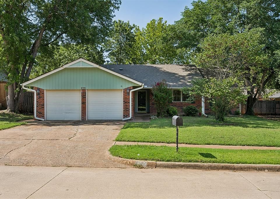 1st image of 510 Leaning Elm Dr