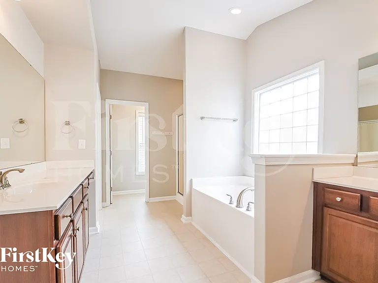 1020 Bridlemine Dr — Photo 13