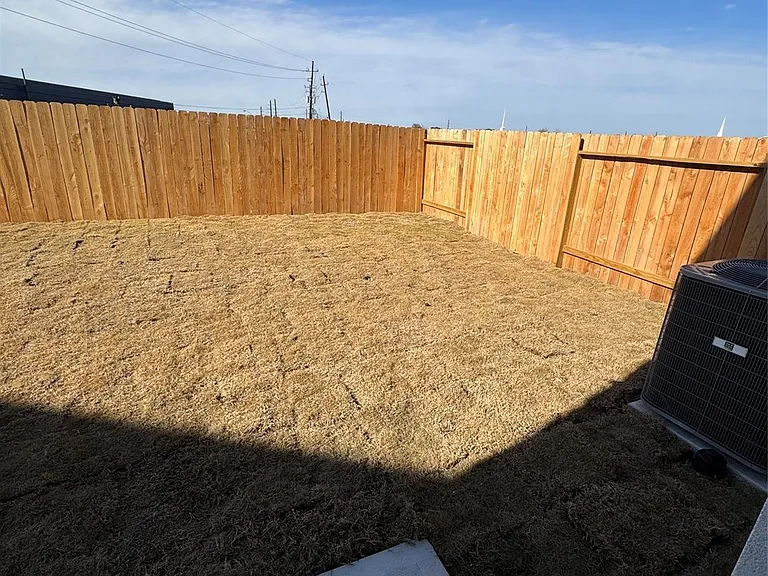 2978 Park Hill Ln — Photo 3