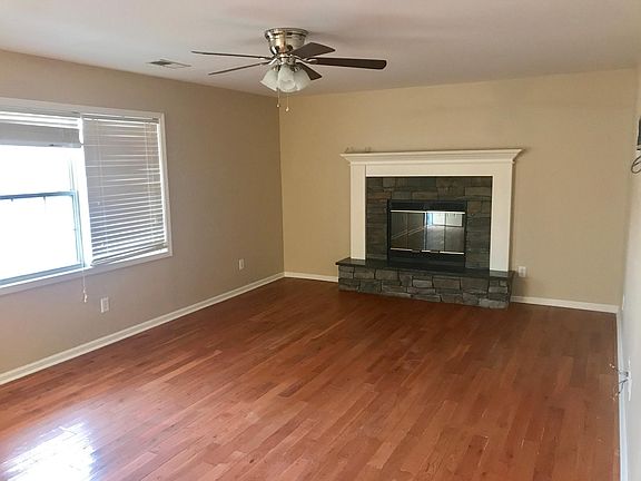2nd image of 140 Bogue Dr