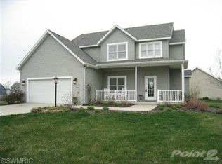 5900 Wabash Ln, Stevensville, MI 49127