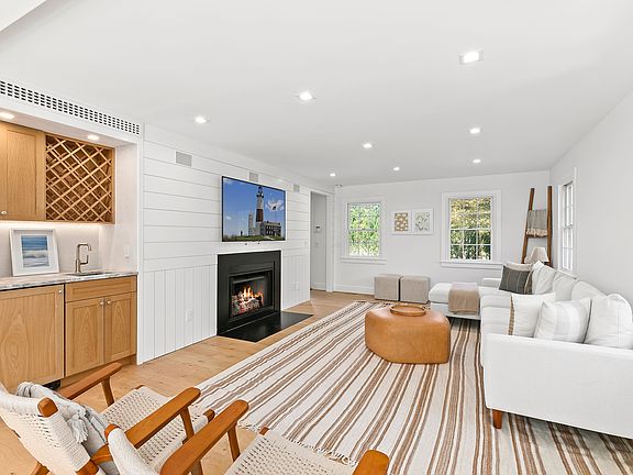 3rd image of 359 Moses Ln
