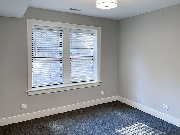 3rd image of 2111 N Sedgwick St APT 1