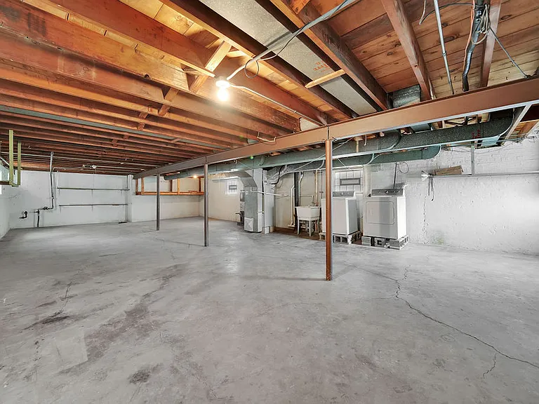6354 S Austin Ave — Photo 18