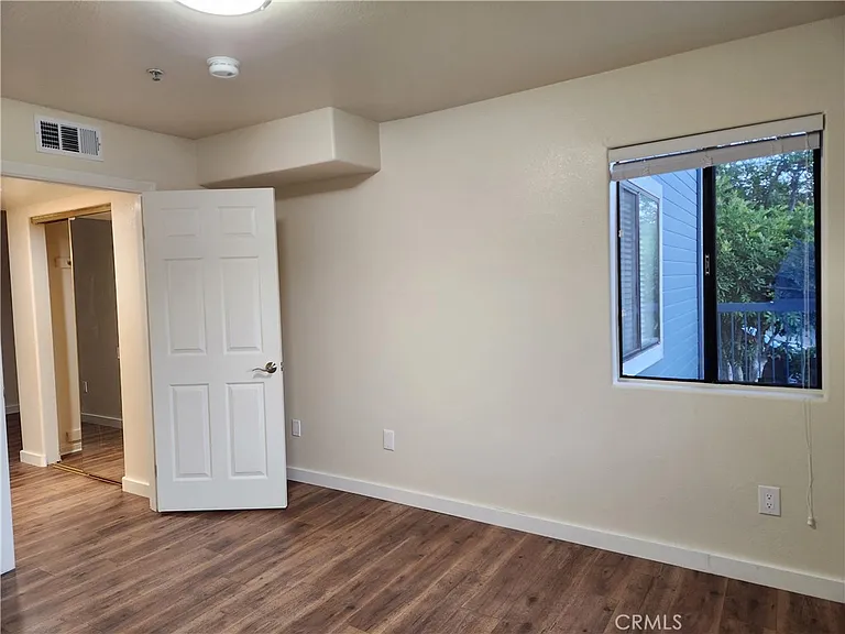 1131 E Doran St #105 — Photo 11
