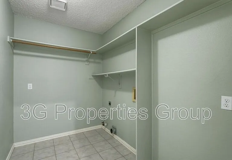 2109 Gisbourne Dr — Photo 23