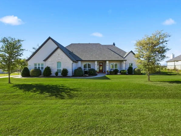 235 Columbia Ct, Springtown, TX 76082