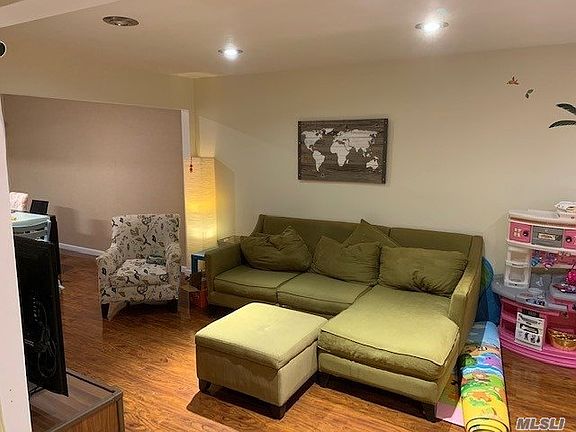 2nd image of 446 N Corona Ave APT 1