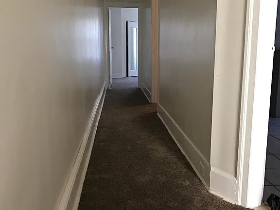 Hallway to bedrooms