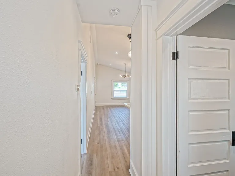 827 N Lucia Ave — Photo 20