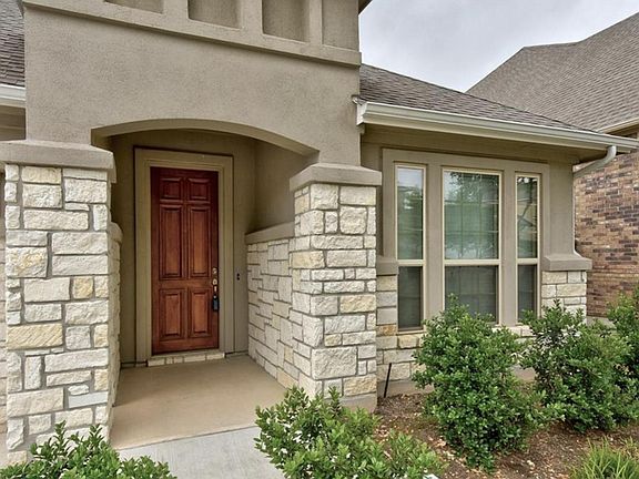 3rd image of 15605 Cinca Terra Dr