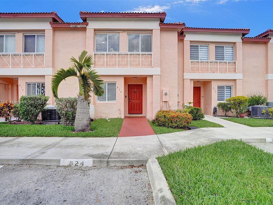 1st image of 824 NW 208th Dr #824