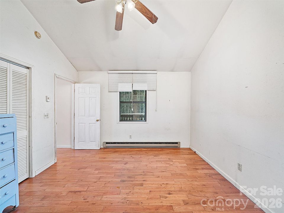 7th image of 966 Waites Hollifield Rd