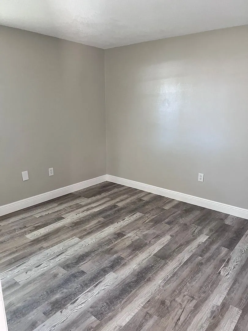 Nice 3/2/1 located in Spring Hill — Photo 3