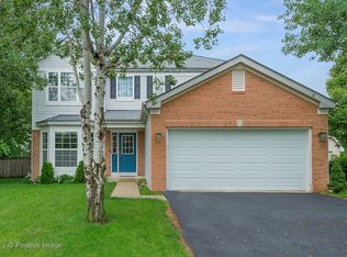 607 Suncrest Dr, Aurora, IL 60506