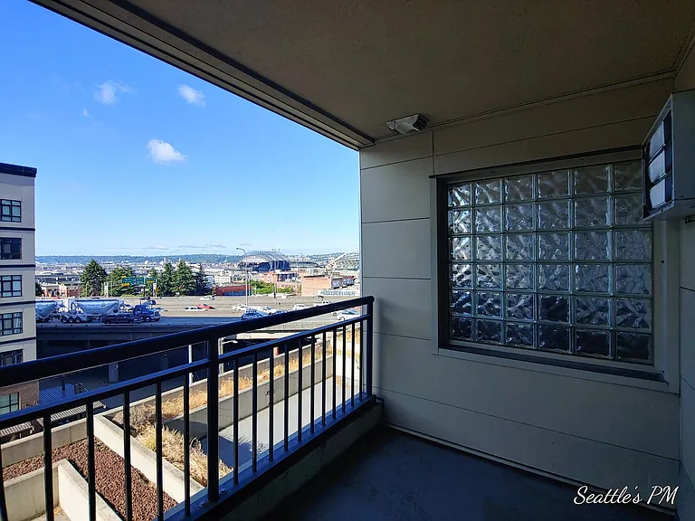 321 10th Ave S #607 — Photo 9