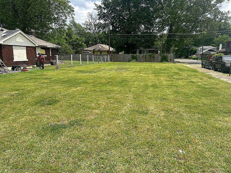 1st image of 2460 Faxon Ave