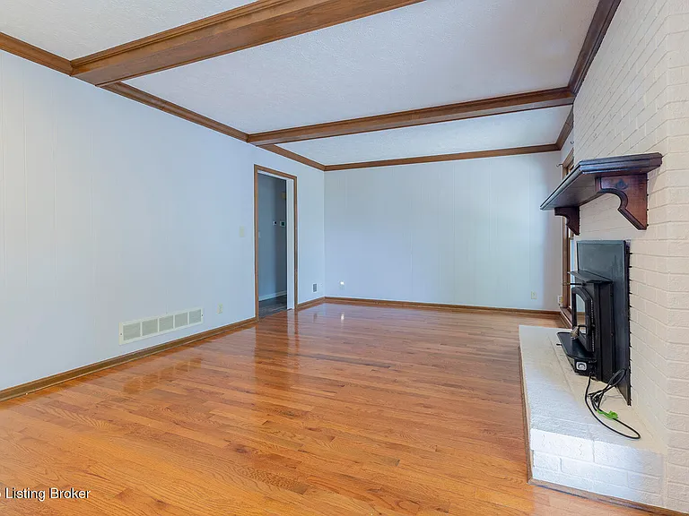 2901 Creekside Dr — Photo 8