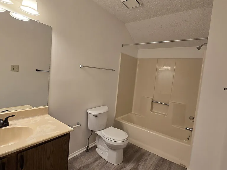 313 Westcliff Ctr — Photo 26
