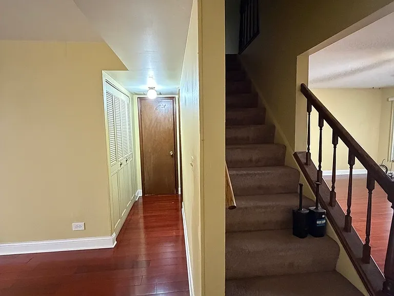805 Bishop Ct #H — Photo 7