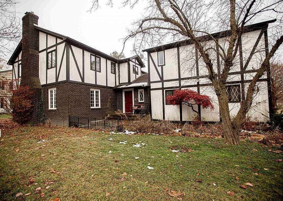 1st image of 19450 Orchard Heights Dr