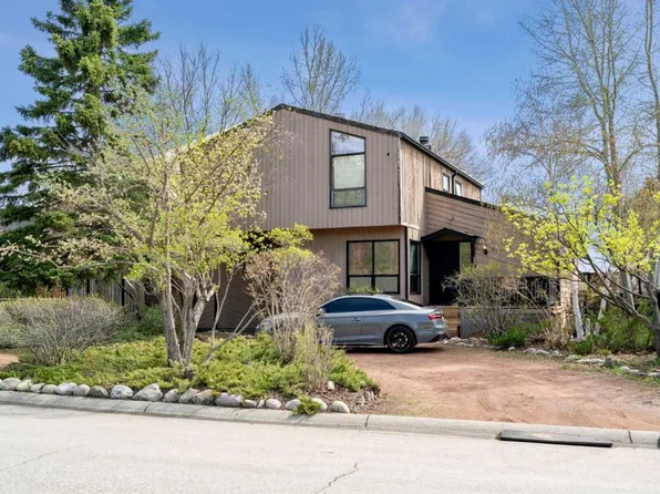 65 N Carolina Dr, Cochrane, AB T4C 1C4