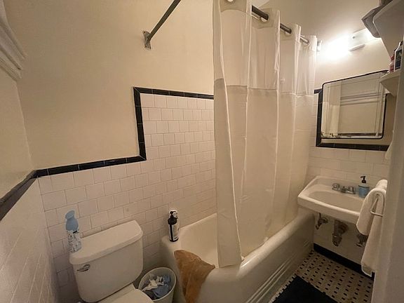 4th image of 9 Ware St APT 2