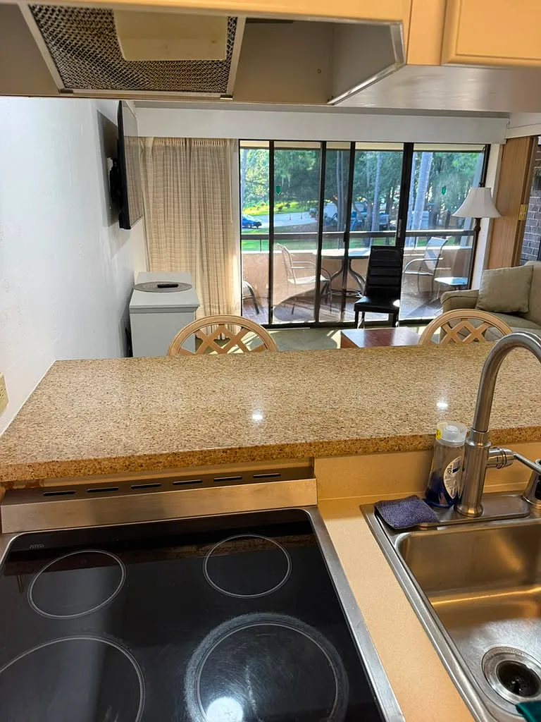 Studio, 530 sqft, $1,350 — Photo 3