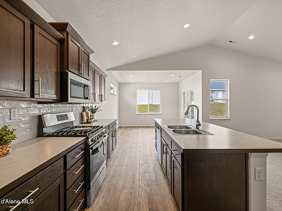 3rd image of 5977 Theismann Rd