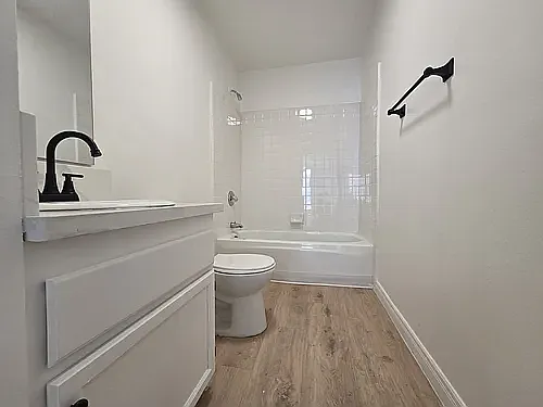 Toluca Lofts — Photo 15