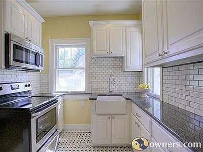 3rd image of 4671 Pine St
