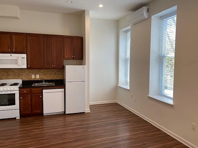1601 6th St NW #203 — Photo 5