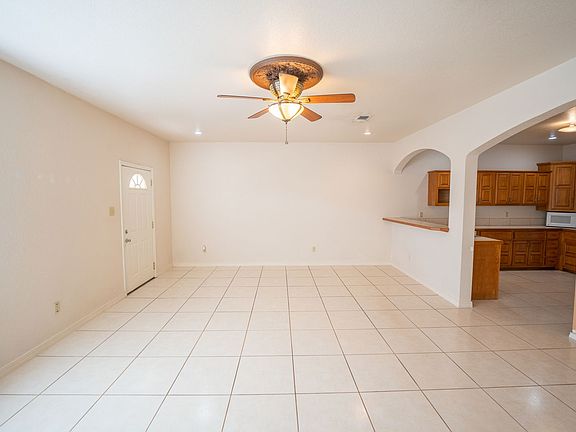 3rd image of 113 Ramon Cardenas Dr APT B