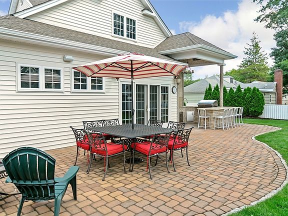 Paver patio and Outdoor Kit