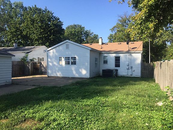 2nd image of 1500 Macarthur Dr