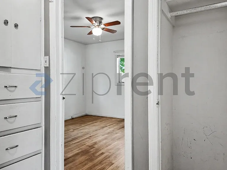 2727 57th St #1 — Photo 31