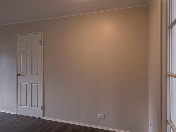 5th image of 810 W Briarcliff Dr