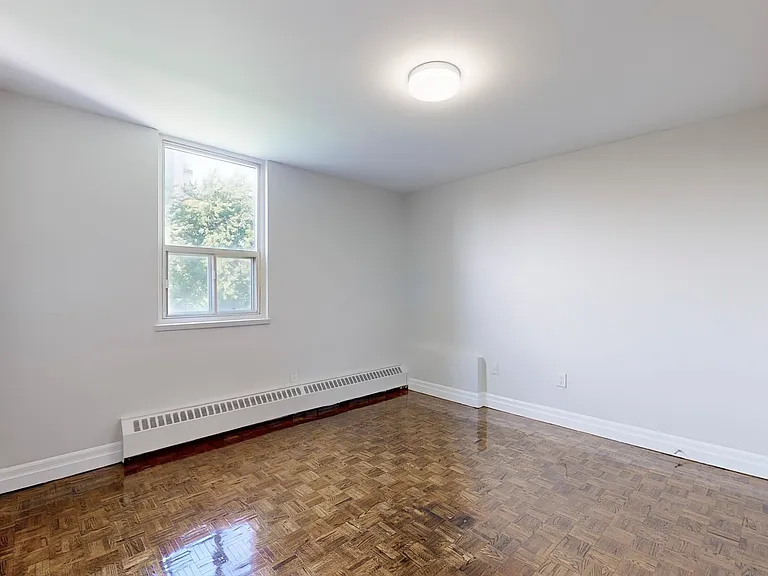 60 Exeter Rd — Photo 13