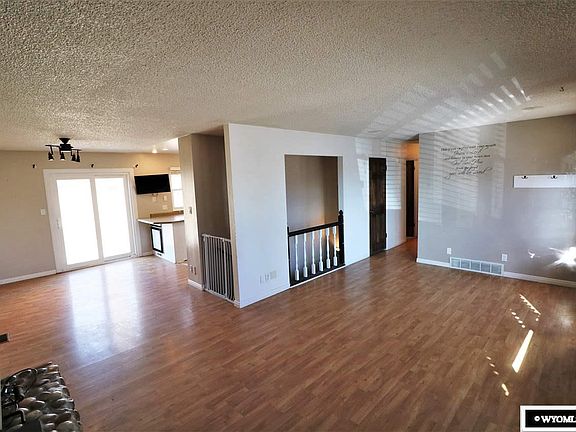 4th image of 2225 New Hampshire St